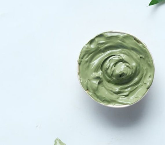 Hoe werkt een groene theemasker voor je gezicht?